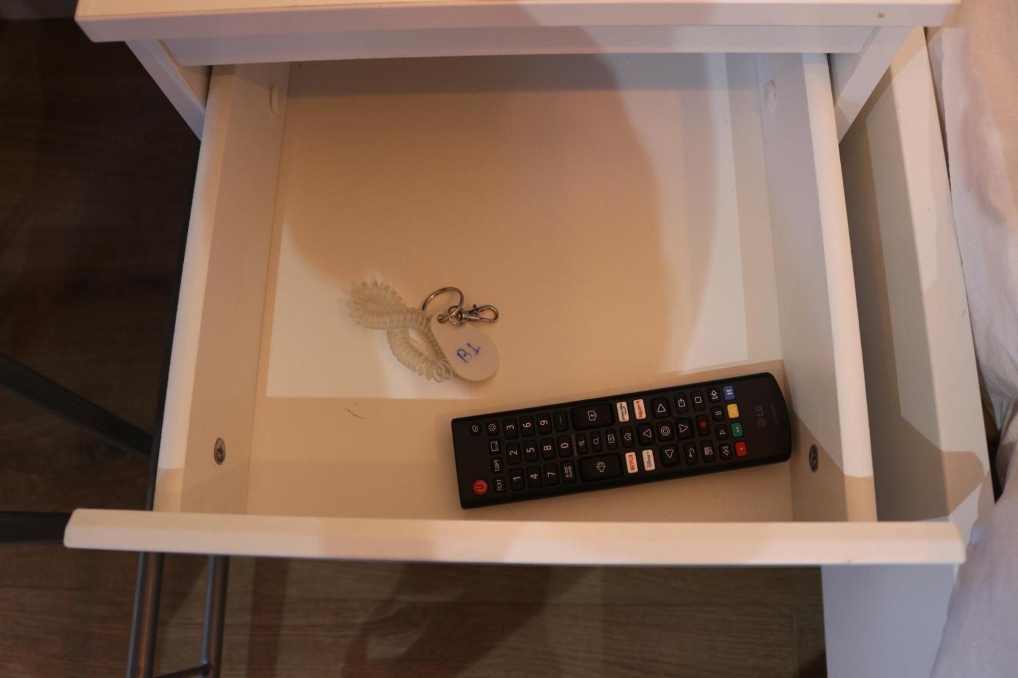 Self Contained, Double Bed Studio, Private Kitchen, Private Bath, Walking Distance To Harry Potter Watford  Zewnętrze zdjęcie